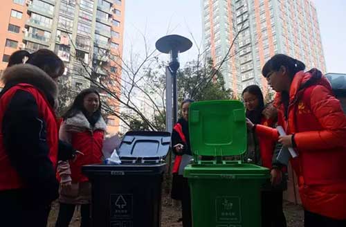 垃圾分類系列： 垃圾桶蓋合起來！
