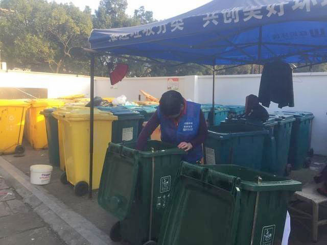 杭州戶外智能云垃圾桶分類(lèi)管理實(shí)現(xiàn)垃圾不落地